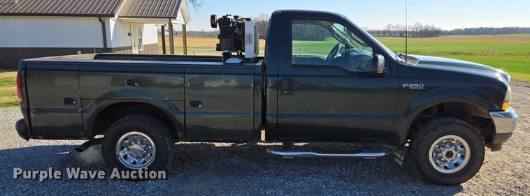 image for item DT4737 2003 Ford F250 Super Duty XLT pickup truck