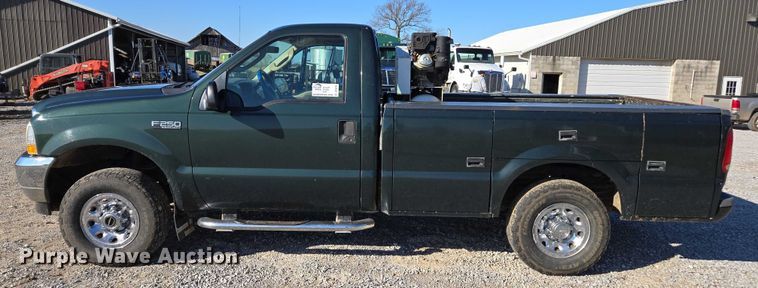 image for item DT4737 2003 Ford F250 Super Duty XLT pickup truck