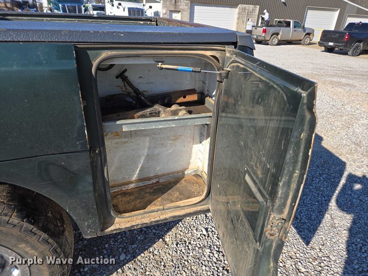 image for item DT4737 2003 Ford F250 Super Duty XLT pickup truck