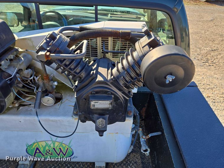 image for item DT4737 2003 Ford F250 Super Duty XLT pickup truck