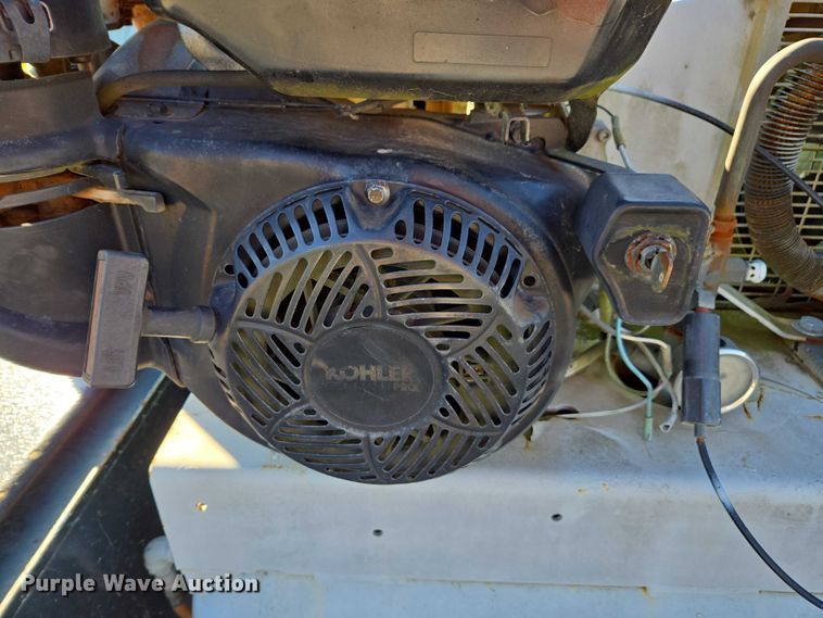 image for item DT4737 2003 Ford F250 Super Duty XLT pickup truck