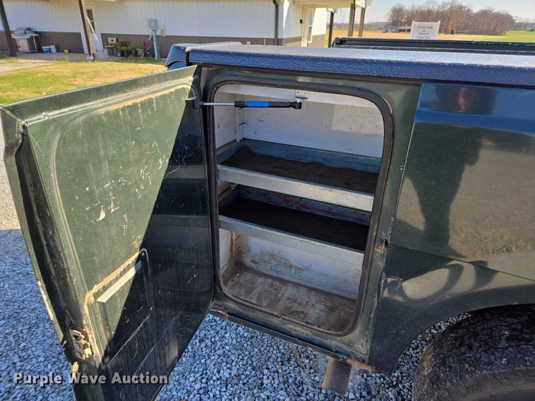 image for item DT4737 2003 Ford F250 Super Duty XLT pickup truck