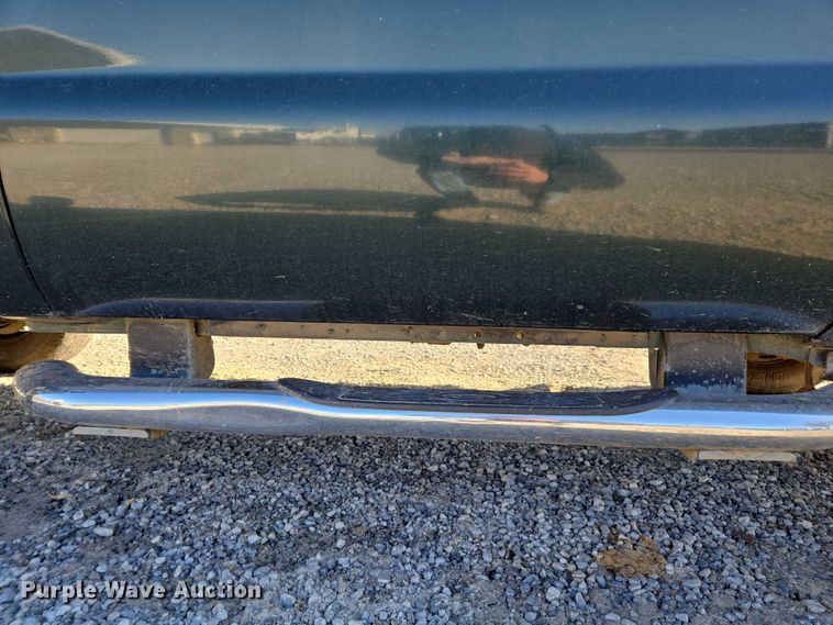 image for item DT4737 2003 Ford F250 Super Duty XLT pickup truck