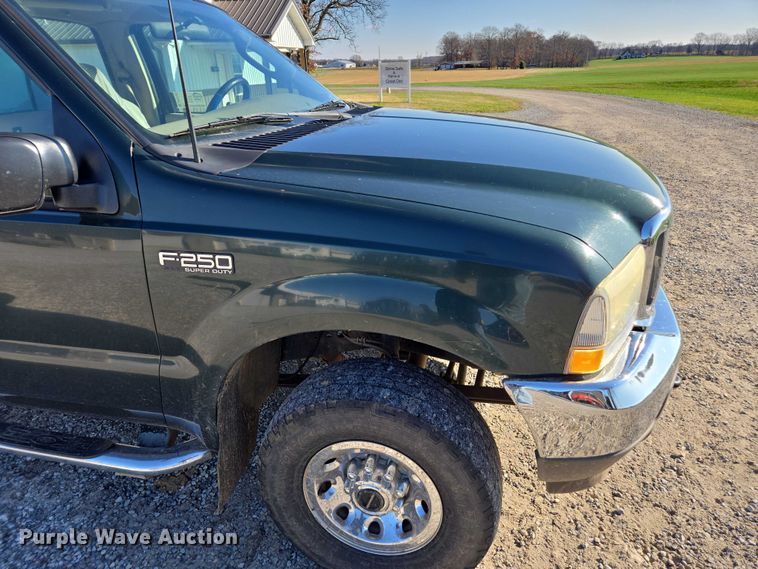 image for item DT4737 2003 Ford F250 Super Duty XLT pickup truck