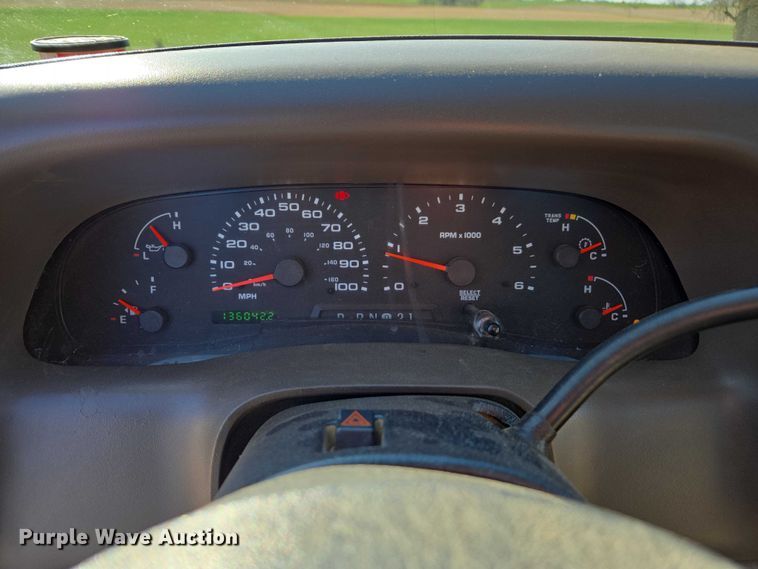 image for item DT4737 2003 Ford F250 Super Duty XLT pickup truck