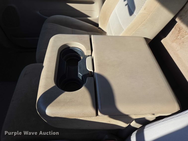 image for item DT4737 2003 Ford F250 Super Duty XLT pickup truck