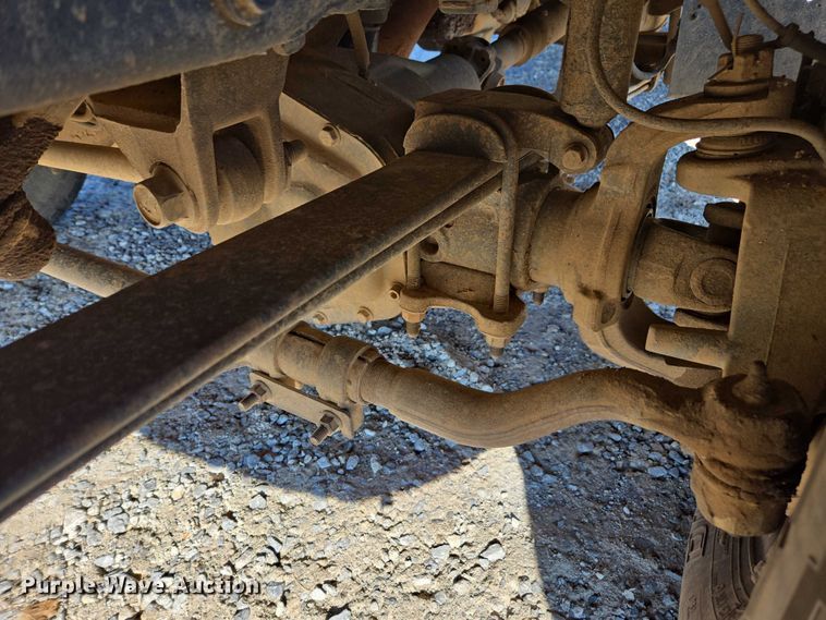 image for item DT4737 2003 Ford F250 Super Duty XLT pickup truck