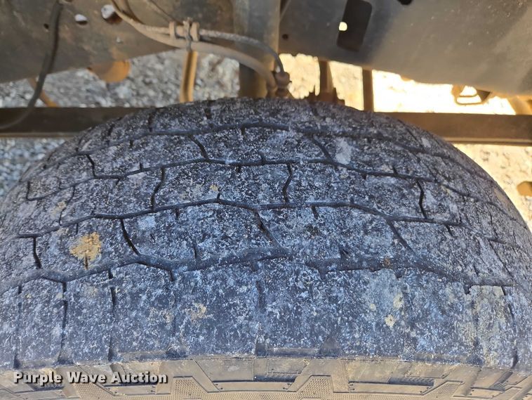 image for item DT4737 2003 Ford F250 Super Duty XLT pickup truck