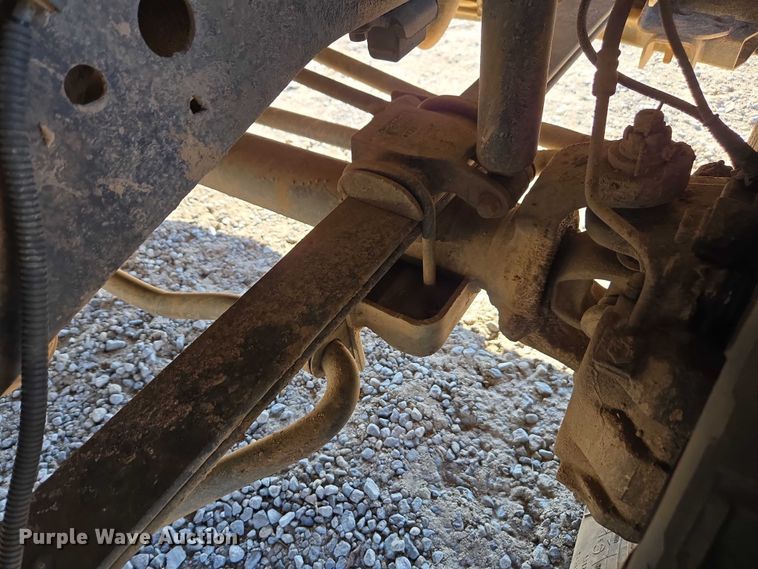 image for item DT4737 2003 Ford F250 Super Duty XLT pickup truck