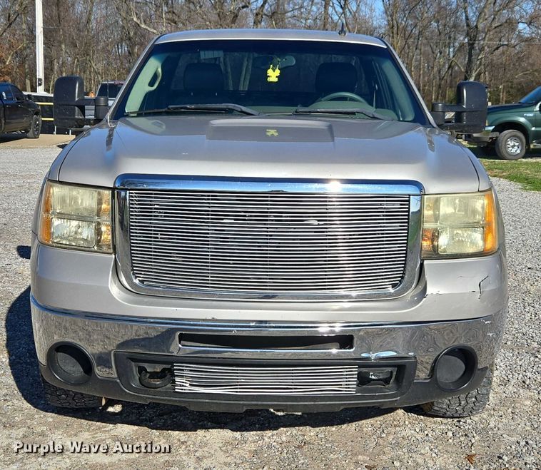 image for item DT4738 2008 GMC Sierra pickup truck