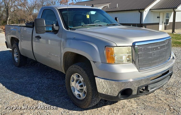 image for item DT4738 2008 GMC Sierra pickup truck