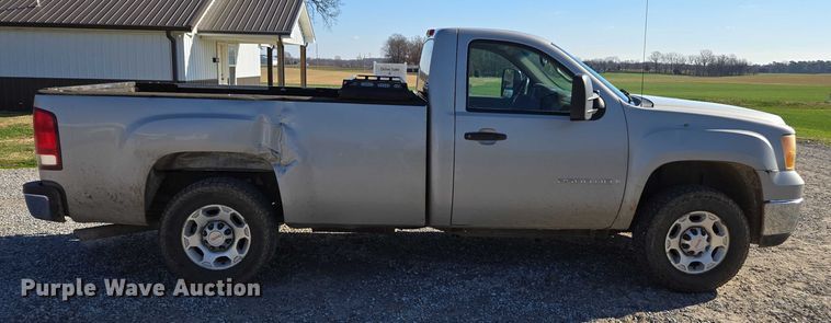 image for item DT4738 2008 GMC Sierra pickup truck