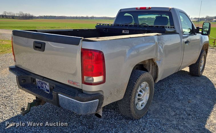 image for item DT4738 2008 GMC Sierra pickup truck