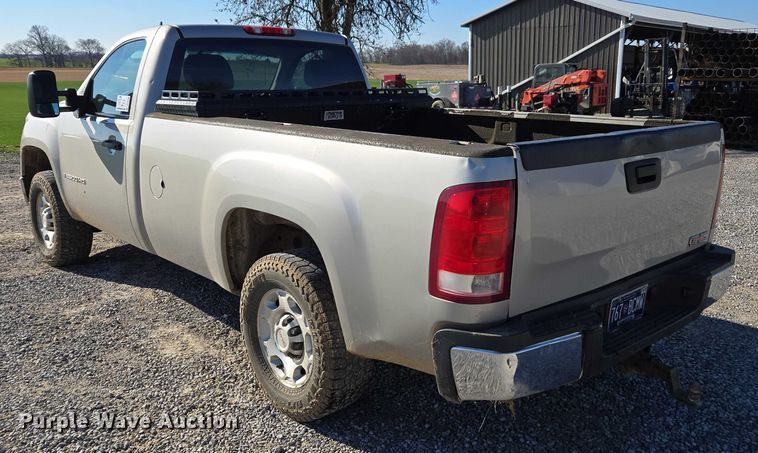 image for item DT4738 2008 GMC Sierra pickup truck