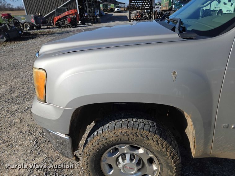 image for item DT4738 2008 GMC Sierra pickup truck