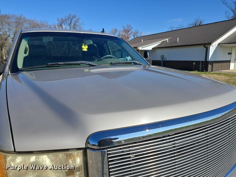 image for item DT4738 2008 GMC Sierra pickup truck