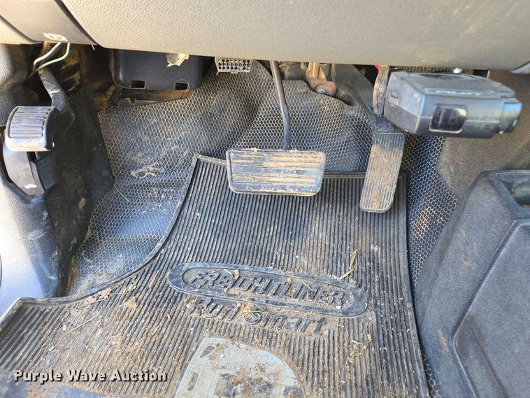 image for item DT4738 2008 GMC Sierra pickup truck