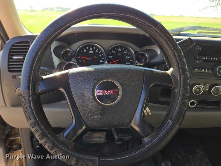 image for item DT4738 2008 GMC Sierra pickup truck