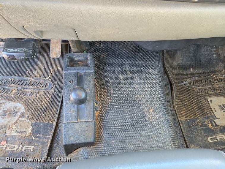 image for item DT4738 2008 GMC Sierra pickup truck