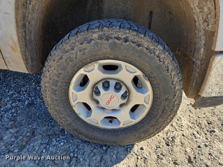 image for item DT4738 2008 GMC Sierra pickup truck