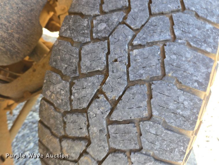 image for item DT4738 2008 GMC Sierra pickup truck