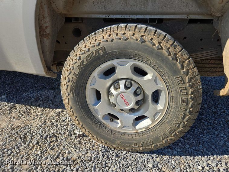 image for item DT4738 2008 GMC Sierra pickup truck