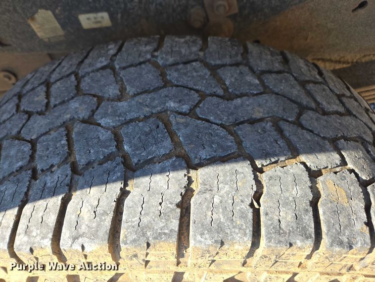 image for item DT4738 2008 GMC Sierra pickup truck