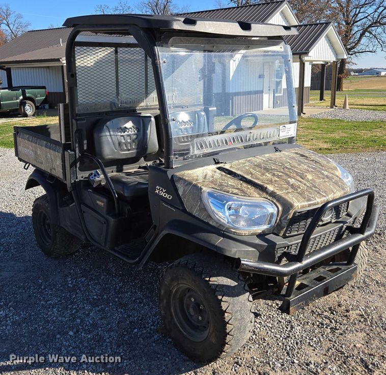 image for item DT4739 2017 Kubota RTV-X900 utility vehicle