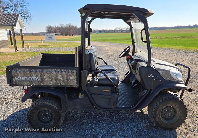 image for item DT4739 2017 Kubota RTV-X900 utility vehicle