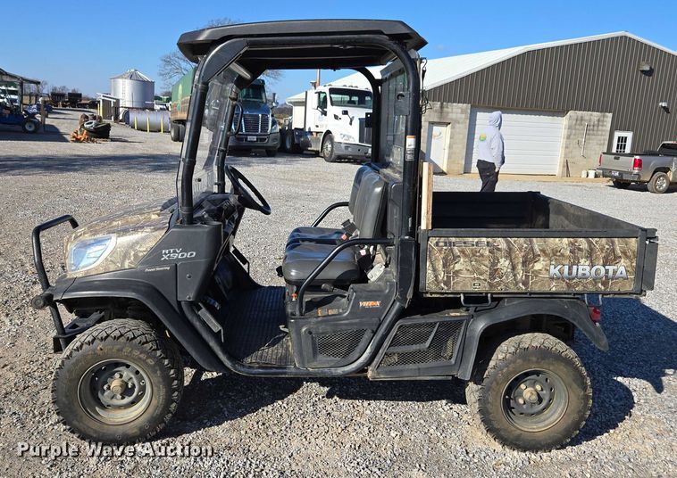 image for item DT4739 2017 Kubota RTV-X900 utility vehicle