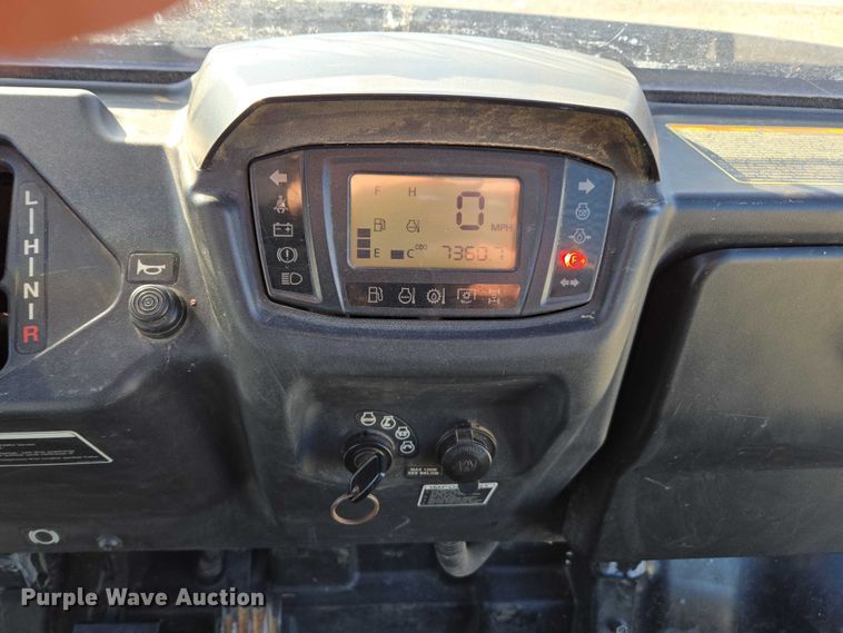 image for item DT4739 2017 Kubota RTV-X900 utility vehicle