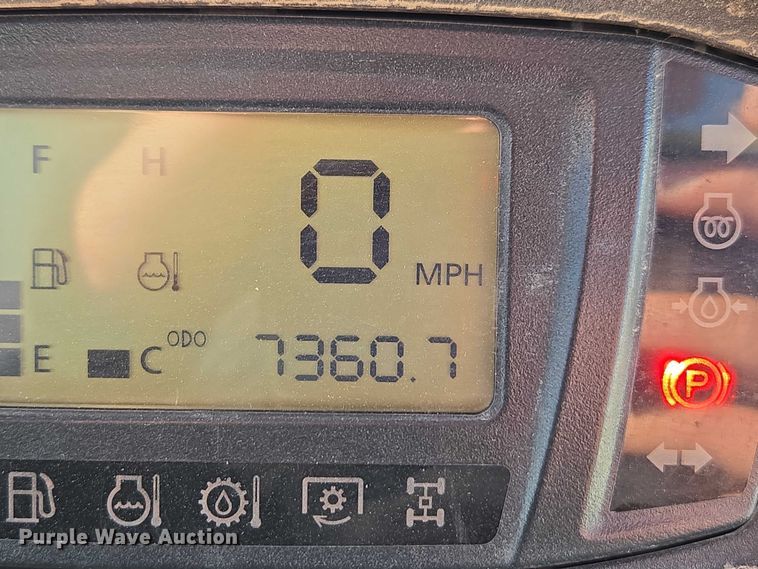 image for item DT4739 2017 Kubota RTV-X900 utility vehicle