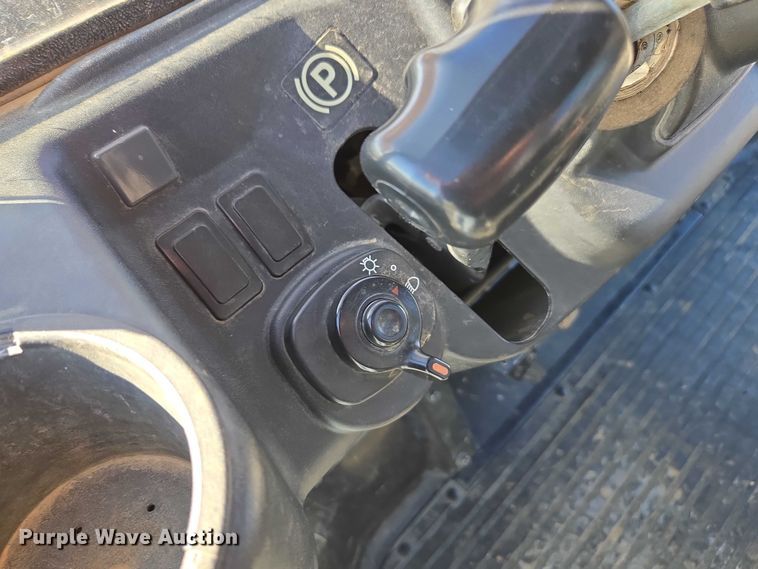 image for item DT4739 2017 Kubota RTV-X900 utility vehicle