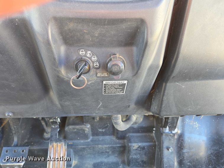 image for item DT4739 2017 Kubota RTV-X900 utility vehicle