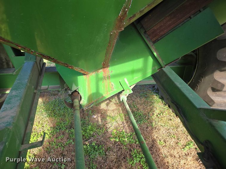 image for item DU2568 Unverferth Brent 776 grain cart