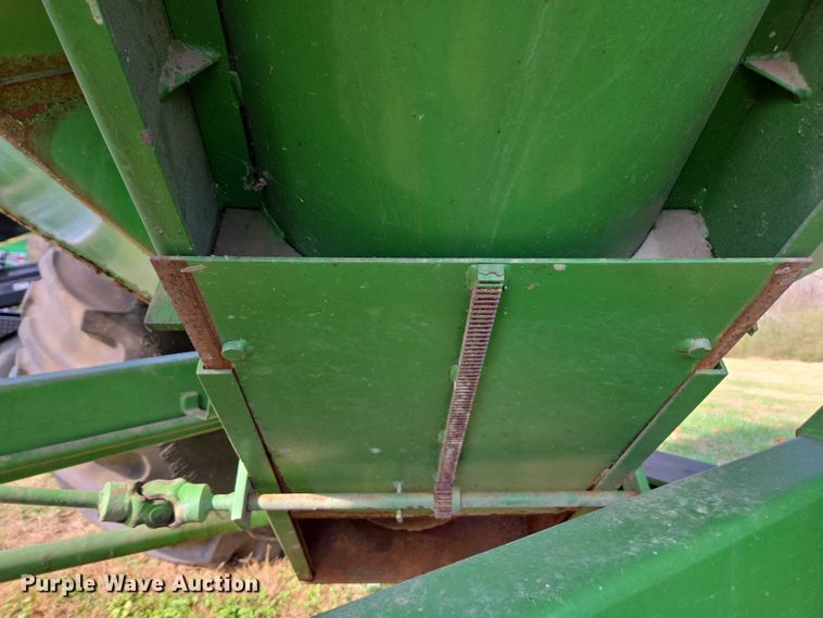 image for item DU2568 Unverferth Brent 776 grain cart