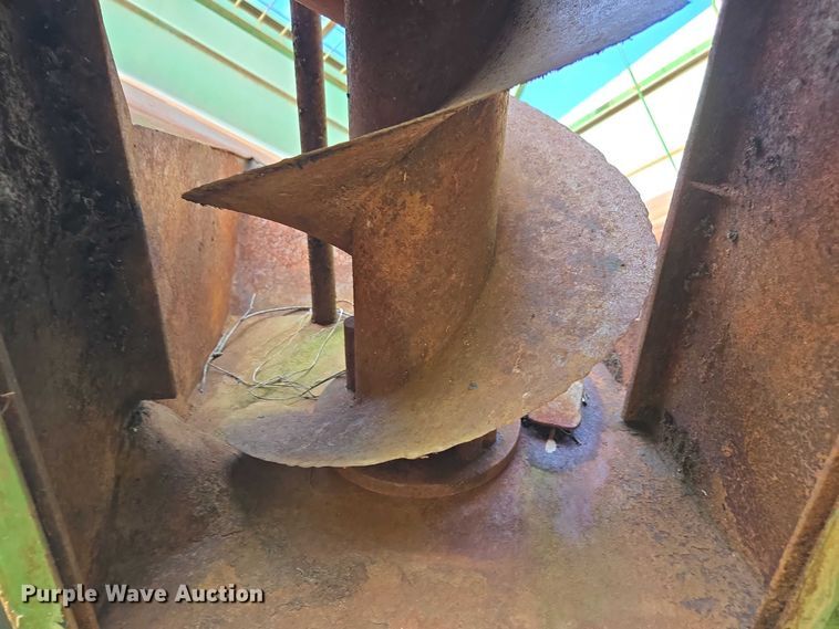 image for item DU2568 Unverferth Brent 776 grain cart