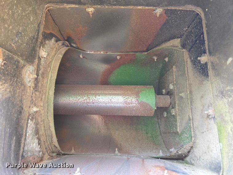 image for item DU2568 Unverferth Brent 776 grain cart