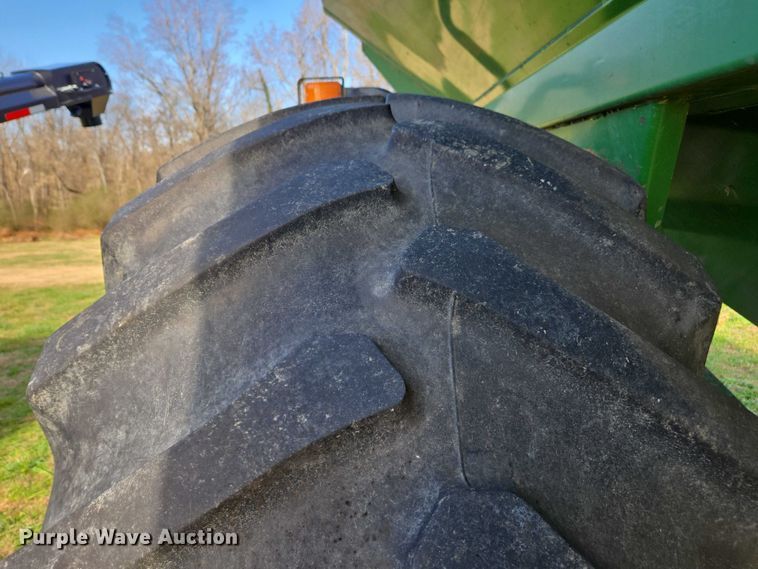 image for item DU2568 Unverferth Brent 776 grain cart