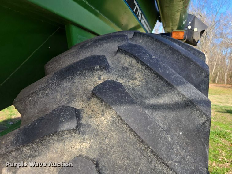 image for item DU2568 Unverferth Brent 776 grain cart