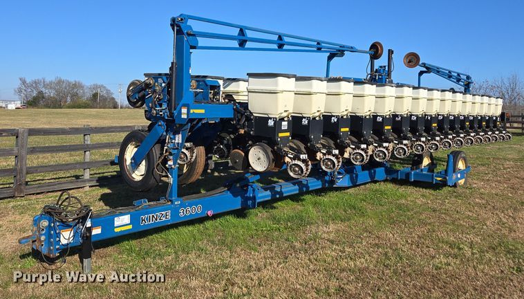 0 Kinze 3600