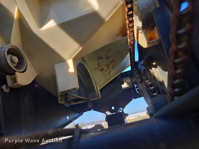 image for item DU2569 Kinze 3600 split row no-till planter