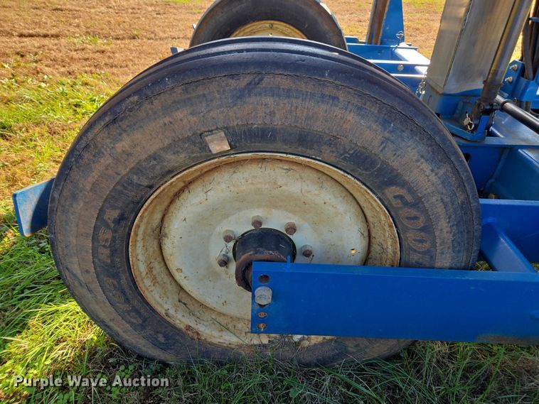 image for item DU2569 Kinze 3600 split row no-till planter