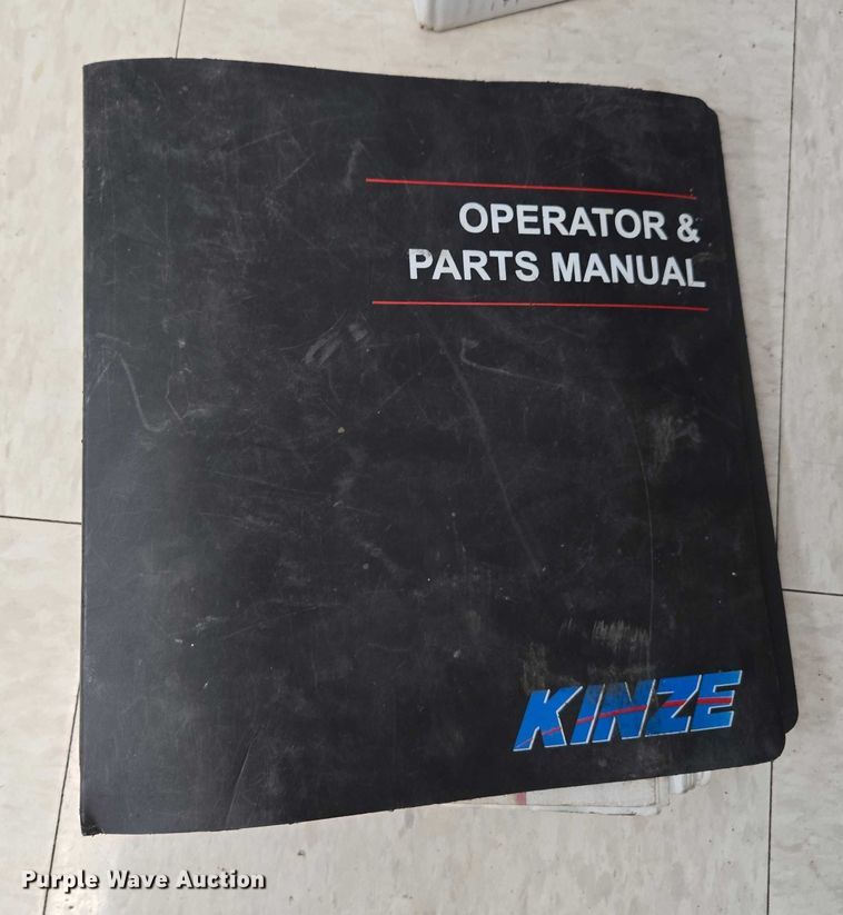 image for item DU2569 Kinze 3600 split row no-till planter