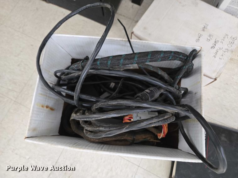 image for item DU2569 Kinze 3600 split row no-till planter