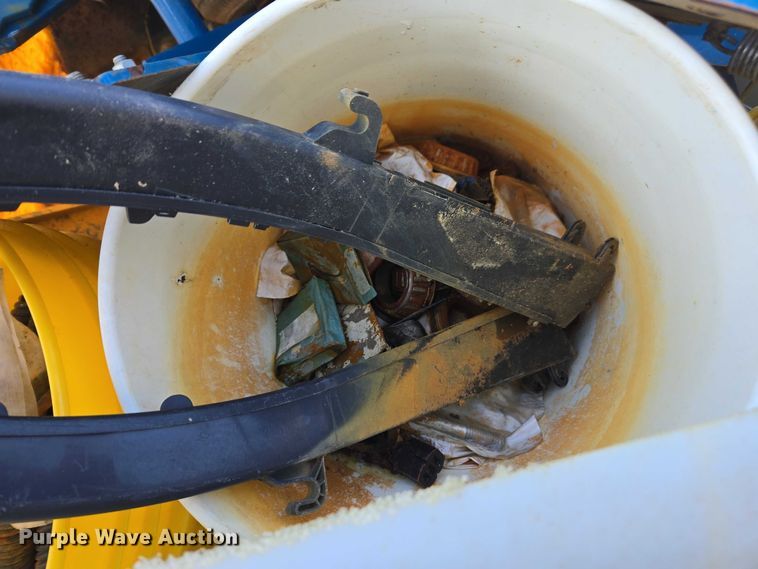 image for item DU2569 Kinze 3600 split row no-till planter