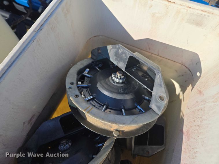 image for item DU2569 Kinze 3600 split row no-till planter