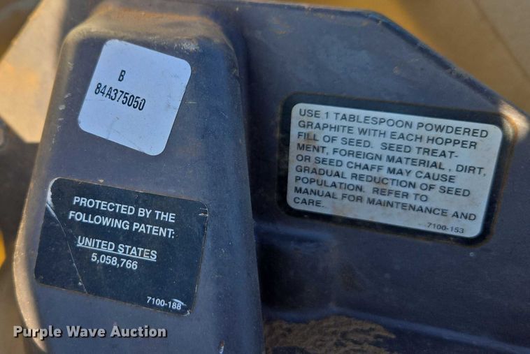 image for item DU2569 Kinze 3600 split row no-till planter