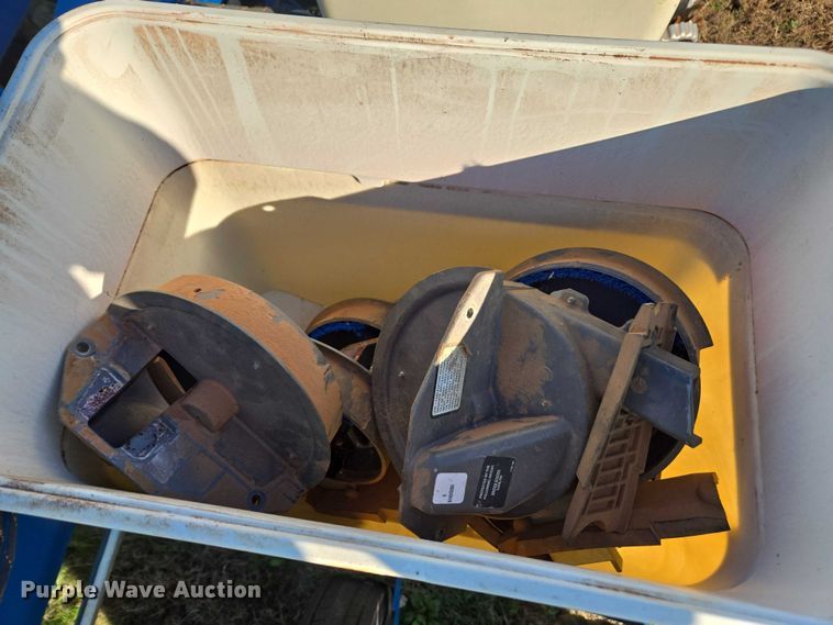 image for item DU2569 Kinze 3600 split row no-till planter