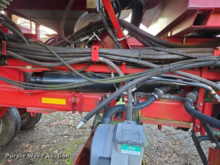 image for item DU2570 2013 Case IH 1250 Early Riser no-till planter